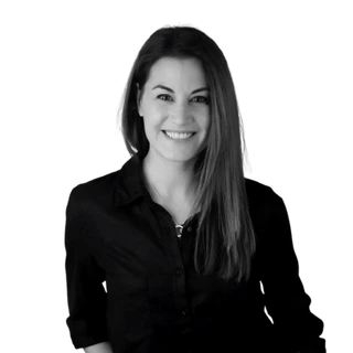 Lara Ramirez, comercial de Eneas Consultores.